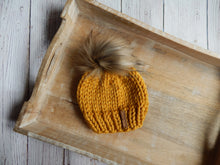 Load image into Gallery viewer, CLASSIC* 3-6 MONTHS - Knit Baby Hat
